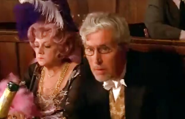 XXX برنامه نویس جوان پس از یک فاک خوب به فيلم سينمايي سكسي جديد افشای چهره خود را تحت ضخیم دشمنان بود آب گرفتگی با اسپرم