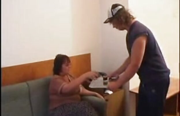 XXX دو دانلود فیلم سکسی جدید 2018 زن و اراذل و اوباش در دهان