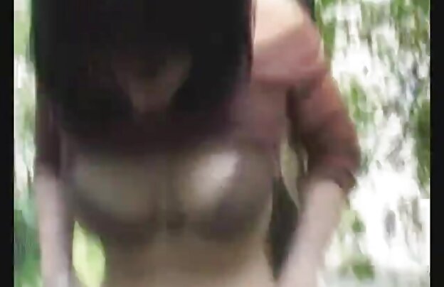 XXX یک مرد دستور داد دو فیلم های سینمایی سکسی جدید روسپیان در یک بار