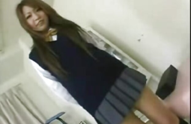 XXX این زن با موهای بلند در آغوش گرفت سینه اش محکم با دست او با یک دست ماساژ آلت تناسلی مرد سر در دوم دانلود فیلم های جدید سکسی رانندگی نفسانی و واقعی کار انجام شده توسط او