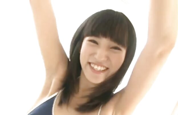 XXX یک مرد قرار می دهد عکس در یک دانلود سوپر خارجی جدید بازی بزرگ