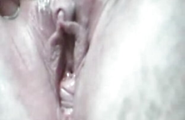 XXX دانشجو می فیلمهای سینمایی سکسی جدید داند که چگونه به لطفا بیدمشک خیس او