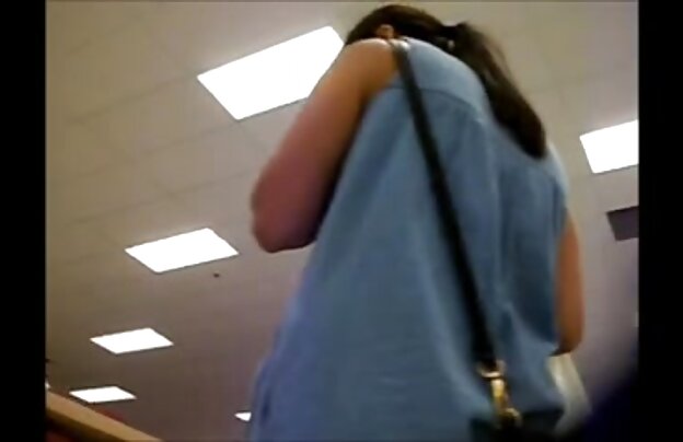 XXX سگ ماده سکسی دانلود فیلم سکسی جدید شهوانی با قرار دادن گربه در زیر سگ زبان