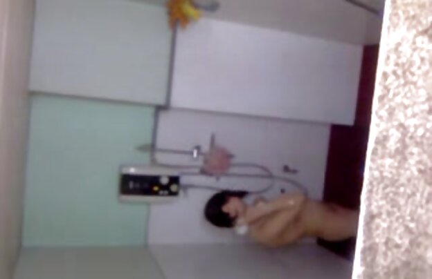 XXX زمانی که اپل آمد به موعظه به خانه او تنها دختر خود را که در حال حاضر بالغ و می پخش انلاین فیلم سکسی جدید خواستم به داشتن رابطه جنسی. پدر مقدس مقاومت کردند اما دختر دهان خود را به گناه