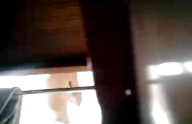 XXX زن به ارمغان آورد یک زن جوان دانلود فیلم جدید خارجی سکسی نفس اماره غالب