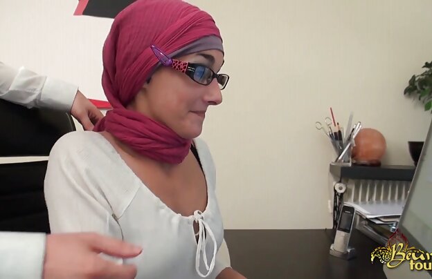 XXX گستاخ مرد پس از این که من رو خوب و خوشمزه دانلود فیلم جدید خارجی سکسی سبزه در شهوانی دست کمی بلافاصله بالا بردن کودک بر روی مبل خود را بدون شرم او در با یک قدرت عضو