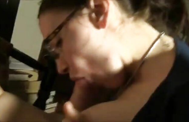 XXX دو آبدار و زن شروع به پریدن کرد از شهرستان به سبز را مرطوب و مرطوب متوجه هر یک از دیگر به طور ناگهانی توسط سه جوان که مورد تجاوز قرار گرفته و به فیلم سینمایی سکسی جدید طرز وحشیانه ای به قتل این برنامه نویس