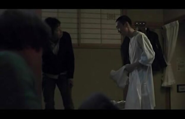 XXX دباغی در صورتی بلوز و شلوارک کوتاه تجارت عضو مربوطه برای مدت زمان سکس اچ دی جدید طولانی و سپس قاب صورتی