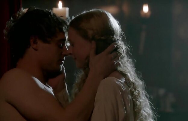 XXX یکی از خوش پاهای خود و سپس به او زرق و برق دار, لیسیدن, آنال, از سایت دانلود فیلم سکسی جدید آن دختر خوش ناله به شدت